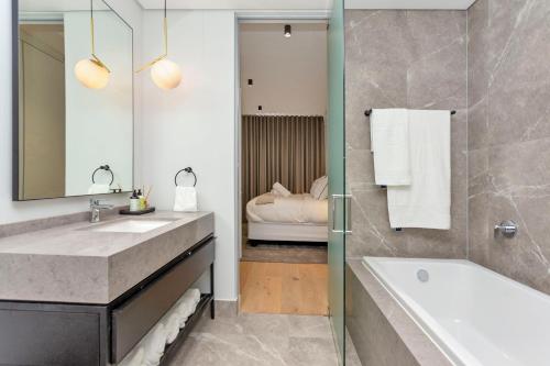 Koupelna v ubytování Luxury Haven at Ellipse Waterfall