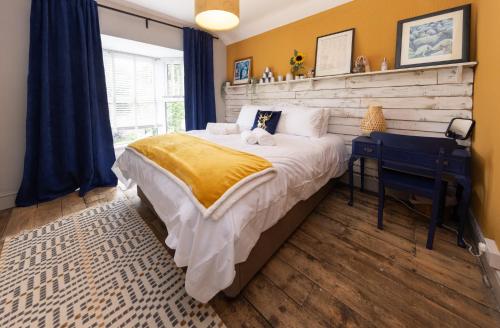 Кровать или кровати в номере James' Place @ Trevithick