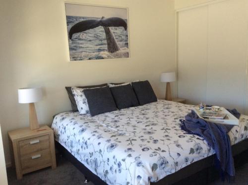 Postel nebo postele na pokoji v ubytování WhaleEscape Portland