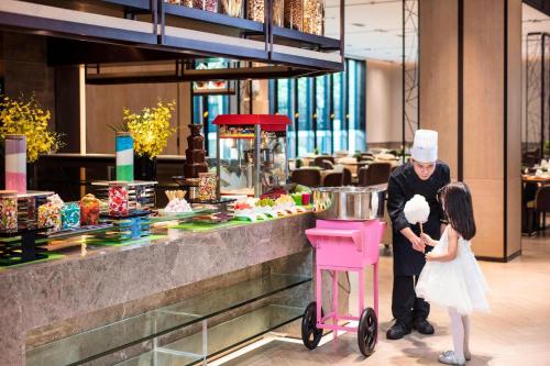 Επισκέπτες που μένουν στο Courtyard by Marriott Shanghai International Tourism and Resorts Zone