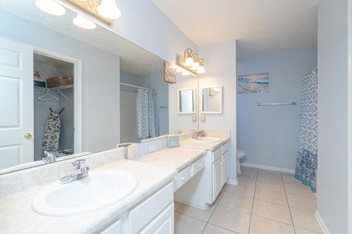 PALM COVE VACATION HOME- One level, Community pool, Pet Friendly photo 40