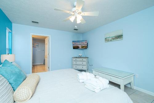 PALM COVE VACATION HOME- One level, Community pool, Pet Friendly photo 21