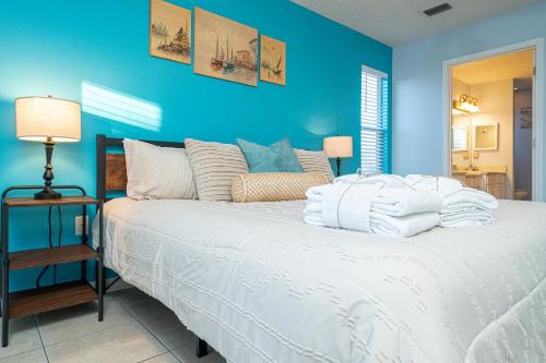 PALM COVE VACATION HOME- One level, Community pool, Pet Friendly photo 6
