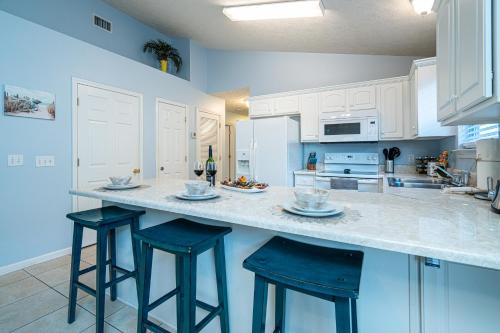 PALM COVE VACATION HOME- One level, Community pool, Pet Friendly photo 32