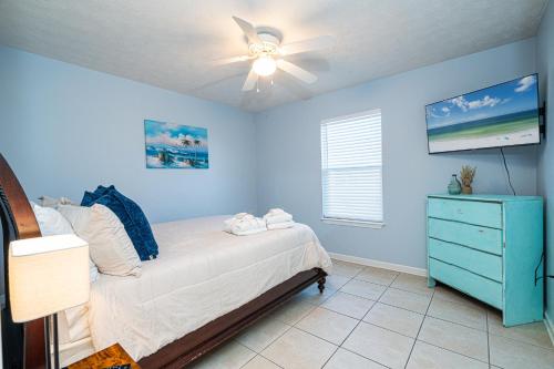 PALM COVE VACATION HOME- One level, Community pool, Pet Friendly photo 23