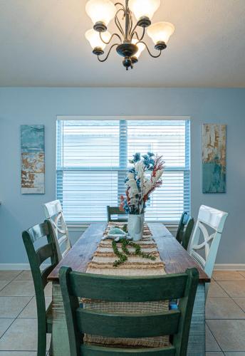 PALM COVE VACATION HOME- One level, Community pool, Pet Friendly photo 9
