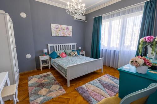 Beauty downtown - TOP CENTER