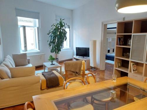 Zagreb Central 2BR + Parking