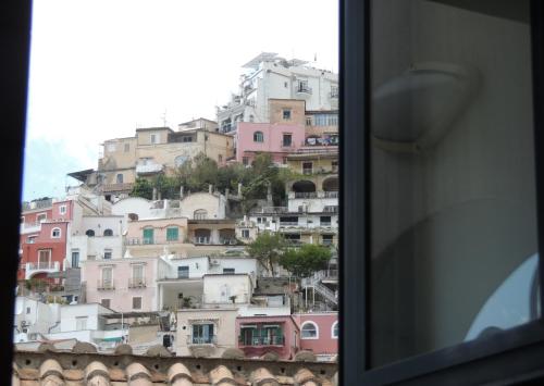 Γενική άποψη της πόλης Ποζιτάνο ή θέα της πόλης από  αυτός ο ξενώνας