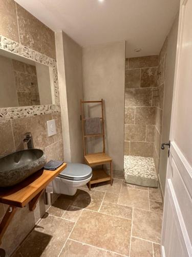 Ένα μπάνιο στο Le Grand Moulin