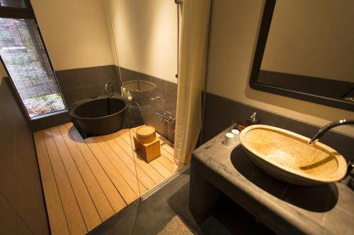 Shirafuji-an Modern Private Machiya in Central Kyoto