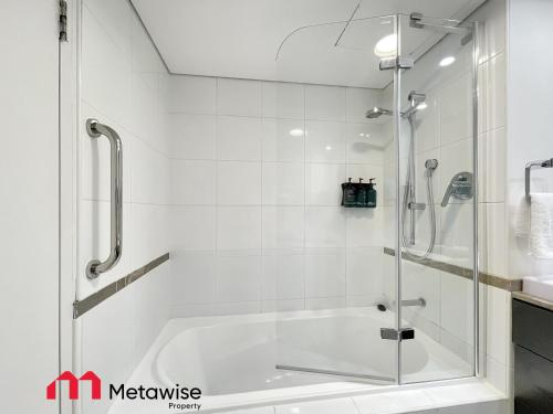 Koupelna v ubytování MetaWise Sydney CBD Haymarket King Studio