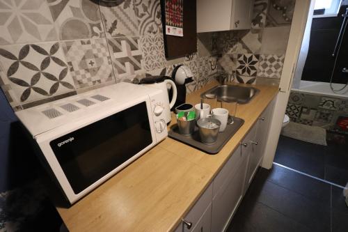 Ava apartment,speed Wi Fi,Netflix,between bus and train station
