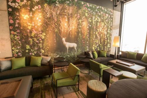 Hilton Garden Inn Chicago McCormick Place Image