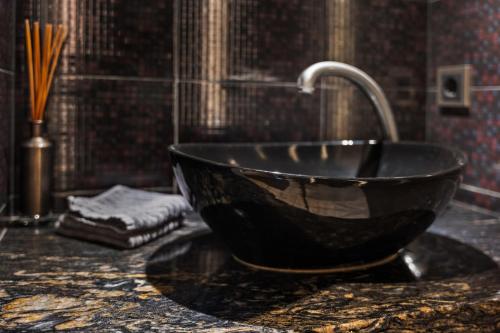 Φωτογραφία από το άλμπουμ του Secret Lounge - Cozy Studio with Sauna and Jacuzzi στο Βίλνιους
