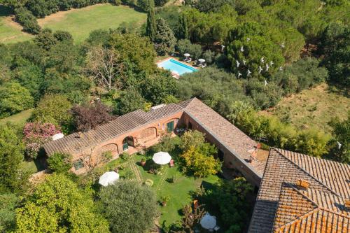 Bazén v ubytování Villa Vignacce - Boutique Country Resort nebo v jeho okolí