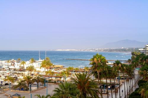MARBELLA BANUS SUITES - Marbella Marysol Seaside Flat C photo 3