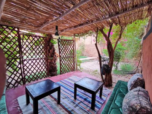 Ein Garten an der Unterkunft Riad Dar Zaouia
