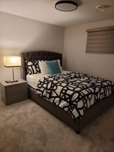 Säng eller sängar i ett rum på Luxury One bedroom