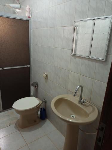 Koupelna v ubytování Quarto Privado com Banheiro Compartilhado