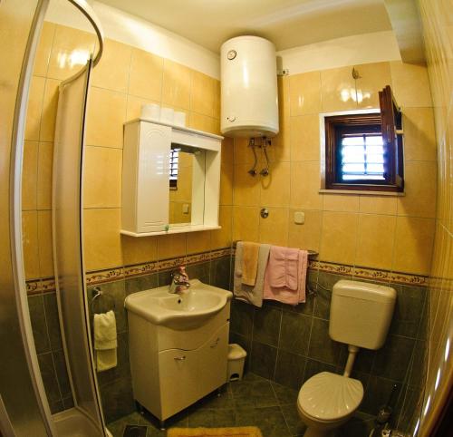 Kupaonica u objektu House Iliskovic