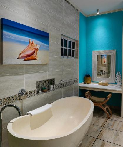 Bilik mandi di Villa Charme de L'ile