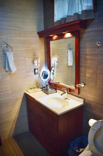 Un baño de El Zaguán Colonial by GuruHotel