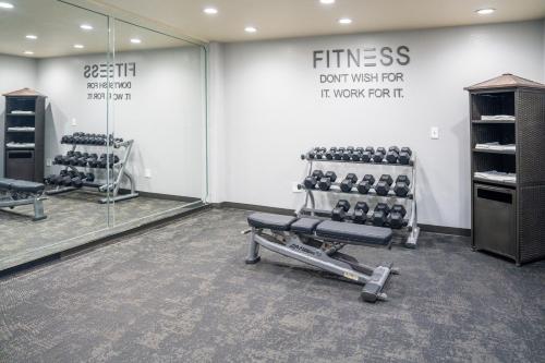 Fitness centrum a/nebo fitness zařízení v ubytování Fairfield Inn & Suites Beaumont