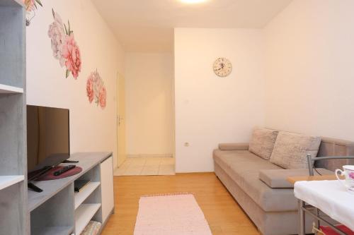 Apartments by the sea Baska Voda, Makarska - 21774