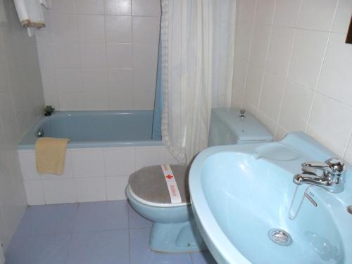 Apartamentos Peña Ubiña tesisinde bir banyo