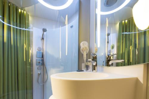 Ванна кімната в Nomad Hotel le Havre