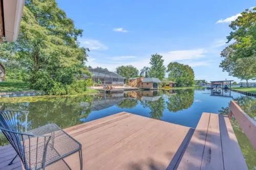 Best of Both Worlds Lakehouse photo 1