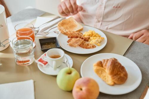 Jídlo v hotelu nebo okolí