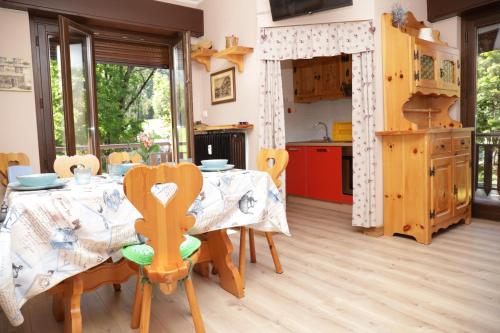 Kuchyňa alebo kuchynka v ubytovaní Casa Vacanze Limone
