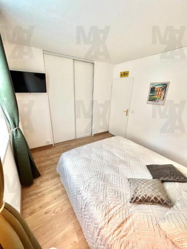 Postel nebo postele na pokoji v ubytování El Cubanito Athéna - Résidence de Standing - 2 Chambres - Parking Privé - Gare à 8 min