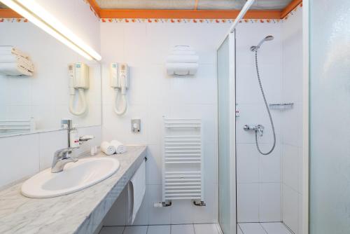Un baño de Ensana Esplanade