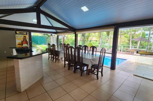 Swimmingpoolen hos eller tæt på Casa Escarpas do Lago - Capitólio - MG