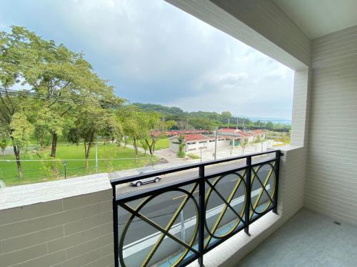 Ein Balkon oder eine Terrasse in der Unterkunft 派森家Pi-thon In House