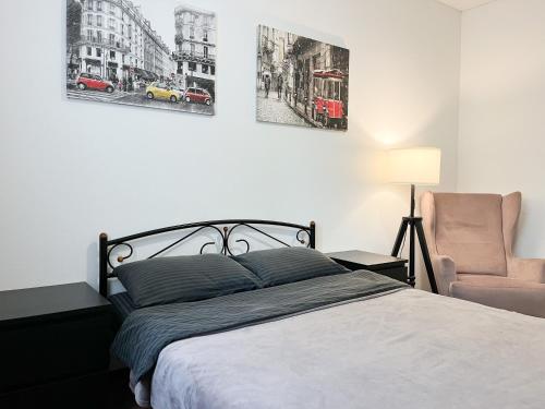 מיטה או מיטות בחדר ב-054 Apartment Sofia Residence