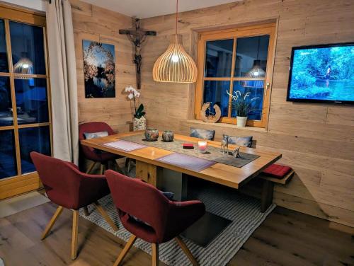 TV a/nebo společenská místnost v ubytování Alpenchalet im Steirischen Salzkammergut