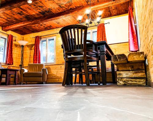 Ein Sitzbereich in der Unterkunft LIETHE 13 - Ferienhaus am Malerweg