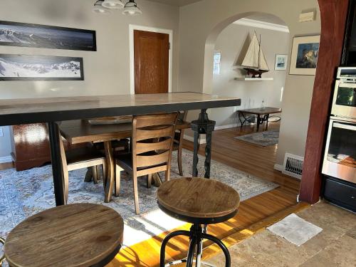 Gallery image of A Spicy Swedish Cottage in Salt Lake City