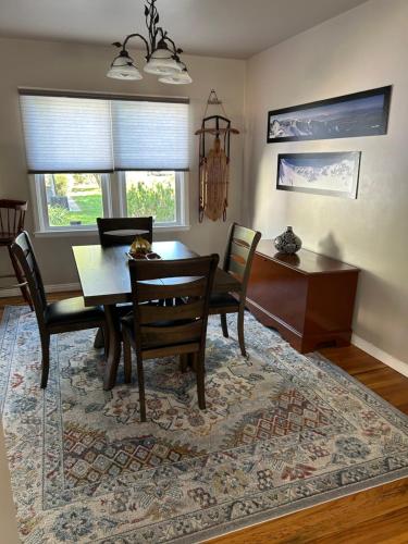 Gallery image of A Spicy Swedish Cottage in Salt Lake City