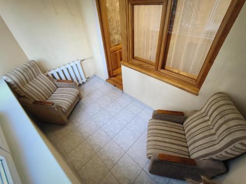 Гостиная зона в 2-к квартира Малиновського 12. Набережна лівого берега.