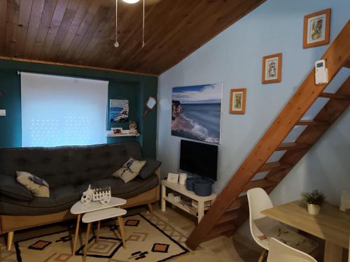 Loft Claudia muy cerca de playa Wifi gratis Port Aventura tesisinde bir oturma alanı