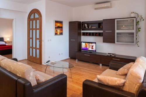 Apartments Fiona - away from city crowds