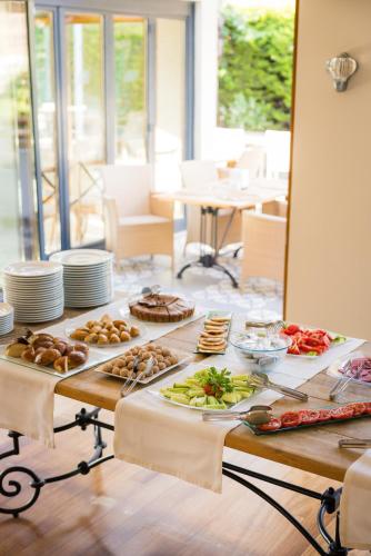Mad på hotellet eller i nærheden