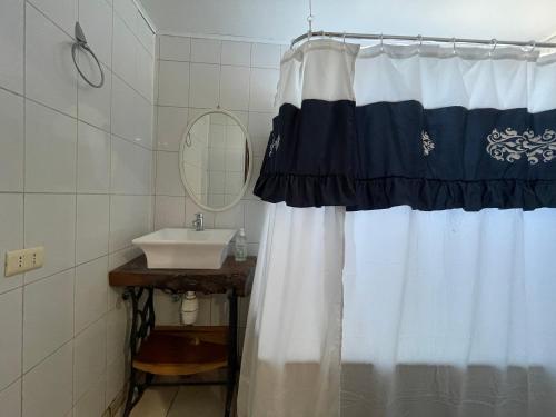 Bathroom sa Hostal Fernanda