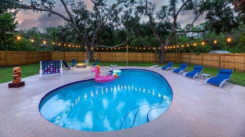 Πισίνα στο ή κοντά στο Heated Pool, Game Room & 4Bdrm - Bay Bungalow