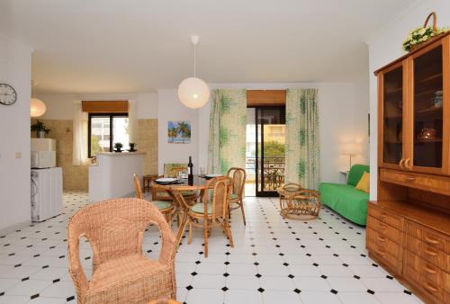 Gallery image of Palmeiras Beach Apartment in Costa da Caparica